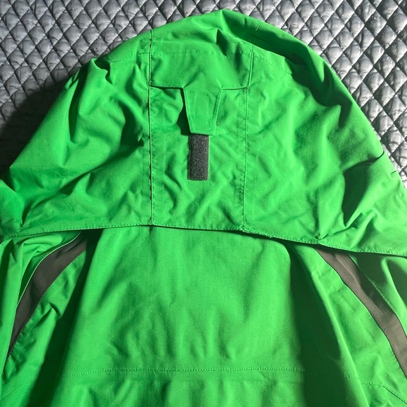 Columbia Omni tech green jacket with Hood - Picture 9 of 9